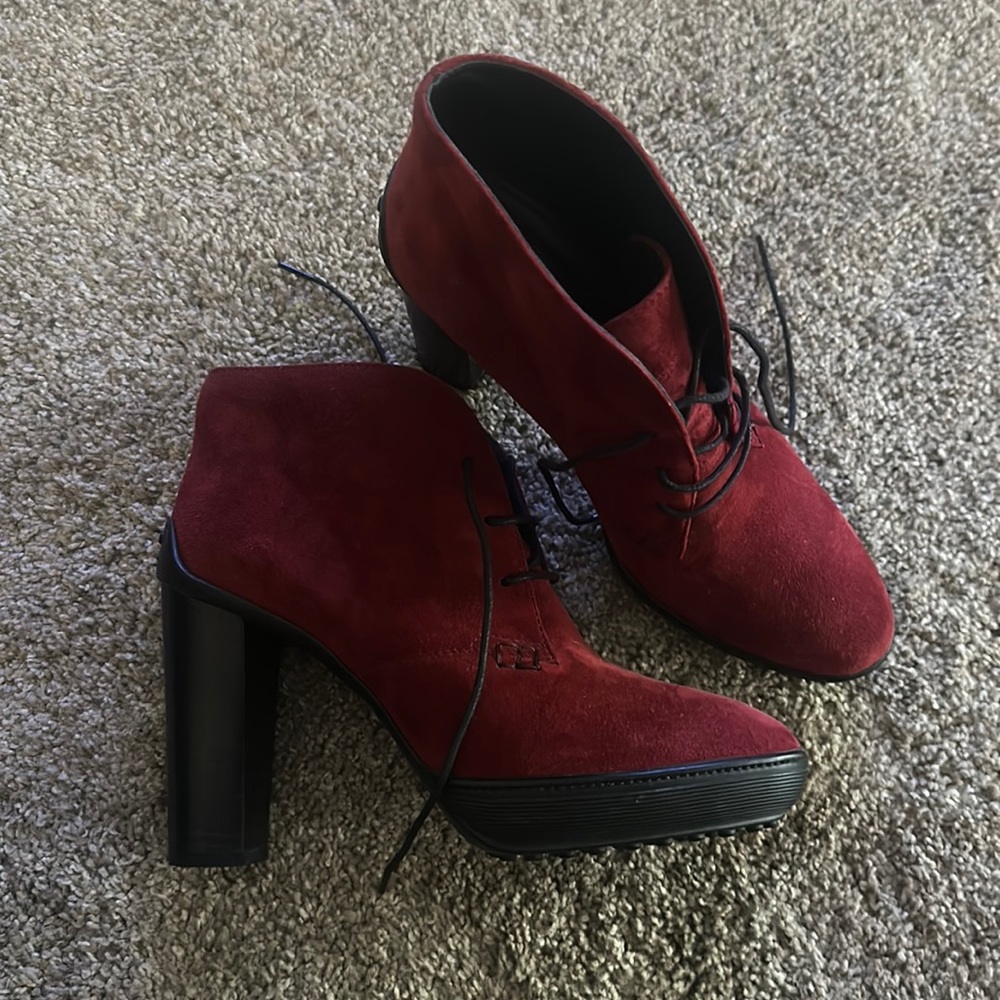 TODs size 37 suede ankle boots red